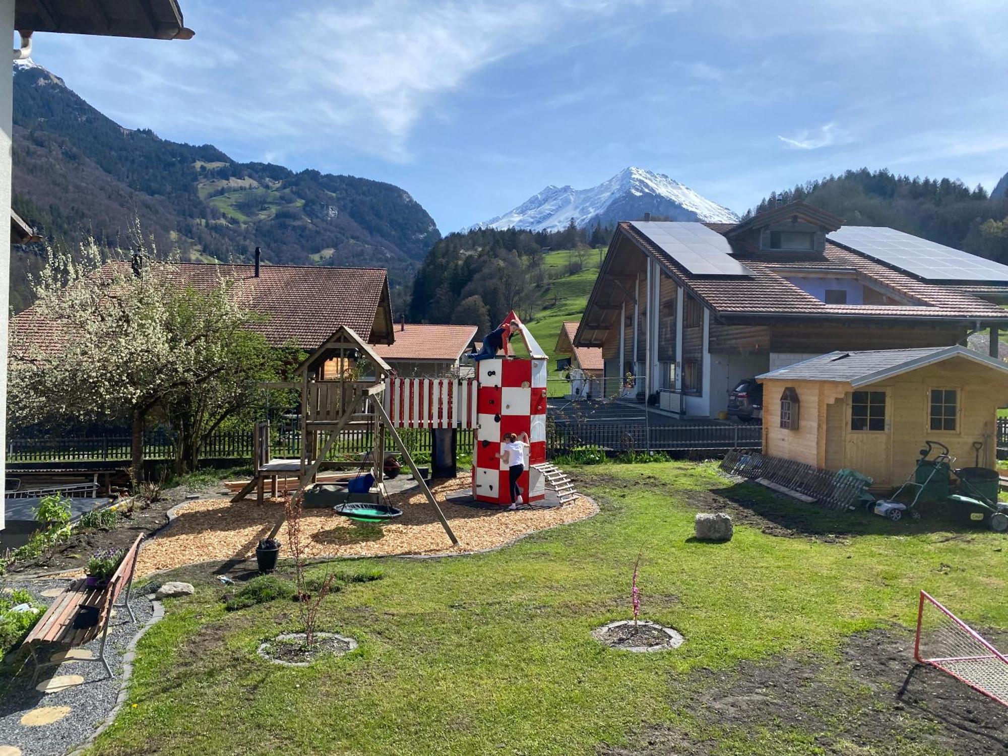 Spring Inn Apartments Meiringen Buitenkant foto